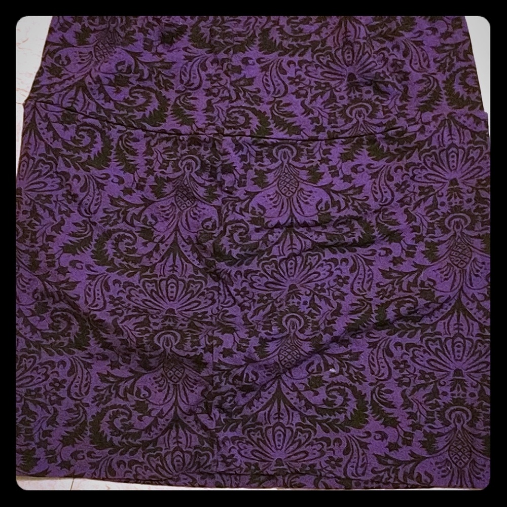 Form fitted mini skirt